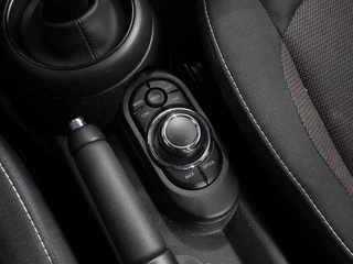 MINI Cooper Mini Mini 1.5 Cooper Essential Trim Climate control Navigatie Cruise control LED Parkeersensoren Apple carplay/ Android Auto Lichtmetalen velgen - afbeelding nr 17