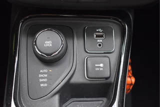 Jeep Compass | Navigatie | Bluetooth | Climate Contr | Cruise Contr | LM-Velgen | Netjes - afbeelding nr 19