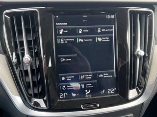 Volvo V60 Navigatie Sportstoelen Stoelverwarming Camera Elek. Bestuurderstoel Leder Trekhaak Dab Carplay NL Auto 1e Eigenaar Plug in Hybride BTW Auto - afbeelding nr 24