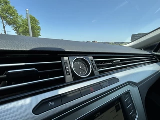 Volkswagen Passat Volkswagen Passat Variant 1.4 TSI ACT Highline Business R navi/camera airco/ecc apk - afbeelding nr 19