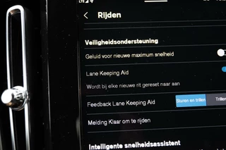Volvo XC40 Volvo XC40 B3 Core|ACC|PAS V+A|El.verst.stoelen voor|BLIS - afbeelding nr 4