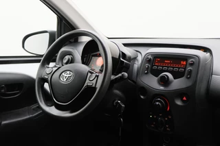 Toyota Aygo Toyota Aygo 1.0 VVT-i x-fun 5-Deurs, Airco, Cruise, Bluetooth, Elektrische Ramen, DAB, Xenon - afbeelding nr 25