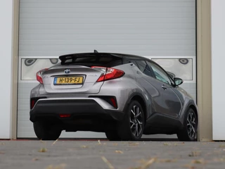 Toyota C-HR Toyota C-HR 1.8 Hybrid Bi-Tone - afbeelding nr 2