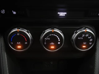 Mazda 2 Mazda 2 1.5 SkyActiv-G Homura automaat met all-weather banden : dealer onderhouden - afbeelding nr 32