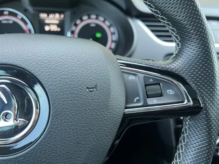 Škoda Octavia Škoda Octavia Combi 2.0 TSI RS 230 AUTOMAAT! PANODAK! ADAPTIVE CRUISE! AFN TREKHAAK! - afbeelding nr 11