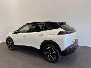 Peugeot 2008 Peugeot 2008 1.2 PureTech 130 GT Black Style Airco ECC Navi Carplay Cruise Control PDC VA + Camera Full LED 17
