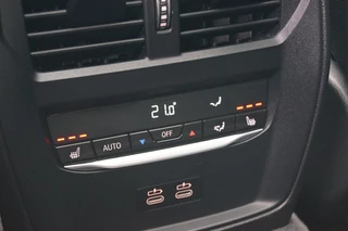 BMW 3 Serie BMW 3 Serie 330e Touring M Sport / Panodak / Leer / Trekhaak / Head-up/ Laser/Harman Kardon - afbeelding nr 23