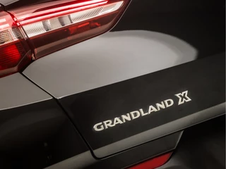 Opel Grandland X Automaat (APPLE CARPLAY, GROOT NAVI, STUUR/STOELVERWARMING, CAMERA, LEDER, SPORTSTOELEN, KEYLESS, CRUISE, DAB+, NIEUWSTAAT) - afbeelding nr 26