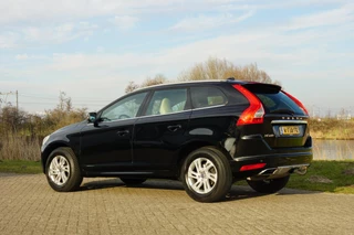 Volvo XC60 Volvo XC60 2.0 T5 FWD Summum AUT | Black Sapphire Metallic | Camera/Stoelverwarming/Memory/NAV/Trekhaak/Leder - Fijne hoogzitter! - afbeelding nr 9