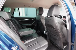 Škoda Octavia Škoda Octavia Combi 1.4 TSI iV 204PK PHEV Sportline Business ,Led-matrix koplampen, Carplay , Leer, Ergonimische stoelen, Stoelverwarming voor&achter,DAB+, stuurwiel verwarmd, schakelmogelijkheid aan stuurwiel, Carplay , etc. etc. - afbeelding nr 36