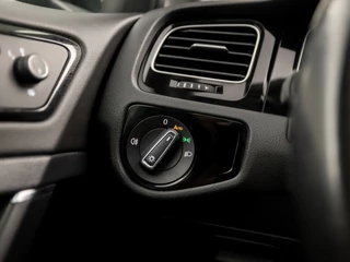 Volkswagen Golf Volkswagen Golf 1.5 TSI R-Line Sport 150Pk Automaat (VIRTUAL COCKPIT, APPLE CARPLAY, GROOT NAVI, CAMERA, LED KOPLAMPEN, ALCANTARA, ADAPTIVE CRUISE, LM VELGEN, DAB+, NIEUWE APK, NIEUWSTAAT) - afbeelding nr 23