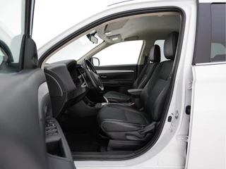 Mitsubishi Outlander Mitsubishi Outlander 2.0 PHEV Business Edition X-Line AWD Aut. *NAVI-FULLMAP | LEATHER-FABRIC | COMFORT-SEATS | CAMERA | ECC | KEYLESS | SHIFT-PADDLES | TOWBAR | 16