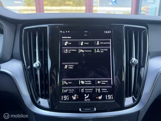 Volvo V60 Volvo V60 2.0 T6 Recharge AWD R-Design / Carplay - afbeelding nr 31