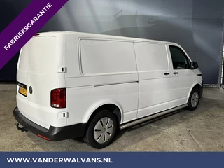 Volkswagen Transporter Volkswagen Transporter 2.0 TDI L2H1 Fabrieksgarantie Euro6 # Airco | Apple Carplay | Trekhaak | Cruisecontrol Android Auto, Parkeersensoren, Sidebars, Bijrijdersbank - afbeelding nr 12