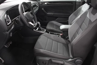 Volkswagen T-Roc Volkswagen T-Roc Cabrio 1.5 TSI 150pk DSG R-Line | Navigatie | Apple Carpaly/Android Auto | Parkeersensoren | Camera | Adaptive Cruise Control | Stoelverwarming | Climate Control - afbeelding nr 12