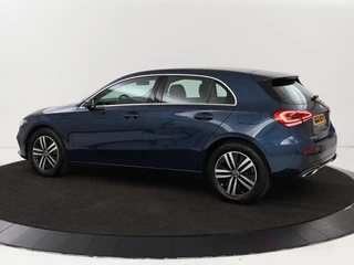 Mercedes-Benz A-Klasse Mercedes-Benz A-klasse 250e Urban | Stoelverwarming | Camera |  Sfeerverlichting | Full LED | Half leder | Park Assist | Climate control | DAB | Bluetooth | Cruise control - afbeelding nr 2