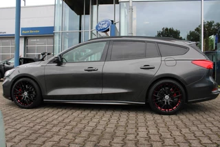 Ford Focus Ford Focus Wagon 2.3 EcoBoost ST-3 | Automaat 280pk! | Dubbele Wielset | Panoramadak | Winter Pack | Adaptive cruise control | Adaptive LED | Head up Display | Camera | - afbeelding nr 4