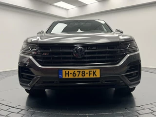 Volkswagen Touareg Volkswagen Touareg 3.0 TSi DSG R-Line 4Motion Navigatie-Pano-Elektr.Trekhaak-Achterasbesturing-Adapt.Cr.Contr-Carplay-Clima-Camera-Stoel/Stuurverwarming-Luchtvering-Headup - afbeelding nr 47