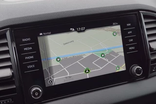 Škoda Karoq Škoda Karoq 1.5 TSI DSG Sportline/ Panodak/ Standverwarming/ Camera/ ACC/ DCC - afbeelding nr 16