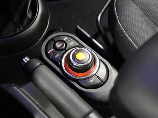 MINI Cooper MINI Cooper Mini 1.5 Pepper [APPLE CARPLAY, SFEERVERLICHTING, CRUISE CONTROL, CLIMATE CONTROL, KEYLESS START, NAVIGATIE, NIEUWSTAAT] - afbeelding nr 20