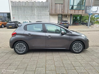 Peugeot 208 PEUGEOT 208 1.2 PURETECH SIGNATURE / Carplay / Cruise Control / - afbeelding nr 6