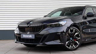 BMW 5 Serie BMW 5 Serie Touring 550e xDrive M-Sport Pro | Stoelventilatie | Bowers & Wilkins | M Onderstel Professional | Panormadak | Trekhaak - afbeelding nr 17