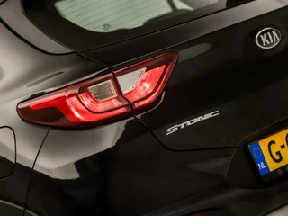 Kia Stonic (APPLE CARPLAY, NAVIGATIE, CAMERA, PARKEERSENSOREN, SPORTSTOELEN, CRUISE, GETINT GLAS, NIEUWE APK, NIEUWSTAAT) - afbeelding nr 25