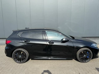 BMW 1 Serie BMW 1-serie M135i xDrive High Executive Pano/cam/Full! - afbeelding nr 7