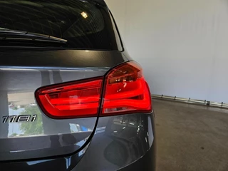 BMW 1 Serie BMW 1 Serie 118i Executive Sport / Sportstoelen / LED / NL Auto - afbeelding nr 41