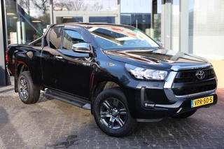 Toyota Hilux 2.4 D-4D X-TRA CAB PROFESSIONAL A/T 4WD VAN