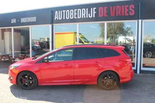 Ford Focus Ford Focus Wagon 1.5 Red Edition 18Inch/Trekhaak/NAP/Cruise - afbeelding nr 6