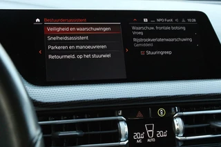 BMW 1 Serie BMW 1-serie 120i Business Edition Plus HEAD-UP LEDER KEYLESS - afbeelding nr 32