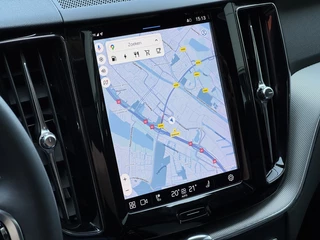 Volvo XC60 Volvo XC60 2.0 T8 Plug-in Hybrid AWD R-Design Pano H&K Leder - afbeelding nr 28