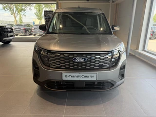 Ford Transit Courier Ford E-Transit Courier Limited 44 kWh 136pk | Ford Voorraad | Driver Assistance Pack | Laadvloerbescherming | Trekhaak | LED Laadruimteverlichting - afbeelding nr 4