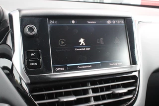 Peugeot 208 Peugeot 208 1.2 110PK AUTOMAAT SIGNATURE | NAVIGATIE | APPLE CARPLAY/ANDROID AUTO | PARKEERSENSOREN | DAB+ RADIO | LICHTMETALEN VELGEN | GETINTE RUITEN | CLIMATE CONTROL | CRUISE CONTROL | - afbeelding nr 25
