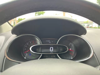 Renault Clio Renault Clio ESTATE 0.9 TCE INTENS / NAVI / CAMERA / TREKHAAK / DAB / LED - afbeelding nr 16