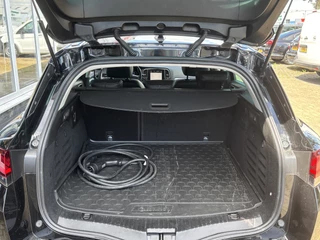 Renault Megane E-Tech Renault Megane E-Tech Estate 1.6 Plug-In Hybrid 160 R.S. Line | Stuur en Stoel Verwarming | Parkeer Assist | Head Up Display - afbeelding nr 23