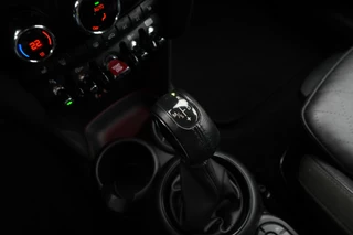 MINI Cooper Mini Mini 1.5 Cooper Chili Serious Business | John Cooper Works Chili Pakket | Keyless Entry | lederen bekleding | Navigatie | Parkeersensoren | verwarmde voorstoelen - afbeelding nr 41