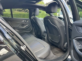 BMW 1 Serie BMW 1 Serie 118I High Exe M-Sport Pano Sfeer Zwart optiek ACC - afbeelding nr 24