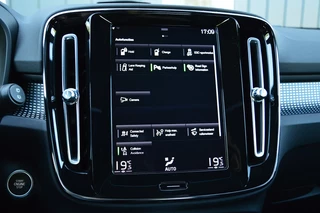 Volvo XC40 Rijklaarprijs-Garantie Leder Interieur Panorama dak Led Camera - afbeelding nr 23
