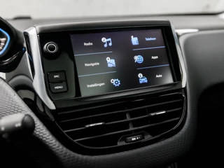 Peugeot 2008 Vol Automaat (PANORAMADAK, APPLE CARPLAY, NAVIGATIE, CAMERA, LEDER, STOELVERWARMING, SPORTSTOELEN, XENON, CLIMATE, CRUISE, NIEUWSTAAT) - afbeelding nr 29