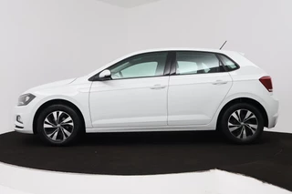 Volkswagen Polo Volkswagen Polo 1.0 TSI Comfortline (PARKEERSENSOREN, CRUISE ADAPTIEF, NAVIGATIE, CARPLAY, NL-AUTO, GOED ONDERHOUDEN) - afbeelding nr 2