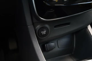 Renault Clio Renault Clio Estate TCe 90 Limited Airco Navigatie Cruisecontrol Keyless Lichtmetalen velgen NL-Auto NAP! - afbeelding nr 23