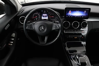 Mercedes-Benz C-Klasse Mercedes-Benz C-klasse 220 CDI AMG | Adaptive cruise | Leder |  Stoelverwarming | Camera | Full LED | Navigatie | Carplay | Park Assist - afbeelding nr 3