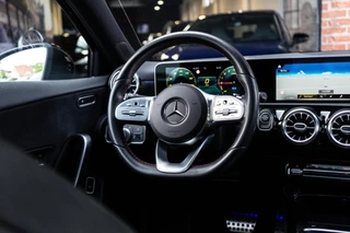 Mercedes-Benz A-Klasse Mercedes A-klasse 250 e AMG Pano / Camera / Ambi - afbeelding nr 12