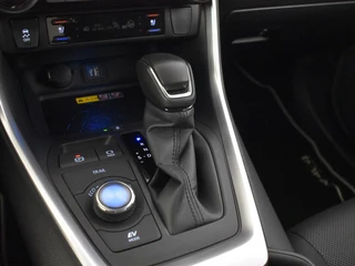 Toyota RAV4 Toyota RAV4 2.5 Hybrid AWD Executive | Trekhaak | Stoelkoeling | Memory seat - afbeelding nr 29