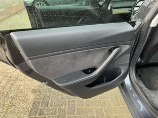 Tesla Model 3 Tesla Model 3 Long Range AWD 75 kWh BLACK LINE! - afbeelding nr 19
