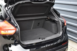 Ford Focus Ford Focus 2.3 RS 350pk | Dealer onderhouden | Milltek | Recaro Schaalstoelen | Camera | Stuurverwarming | - afbeelding nr 39