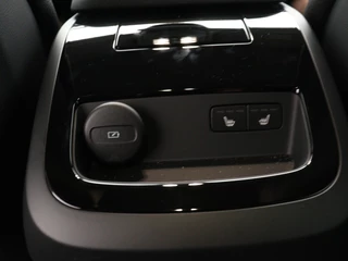 Volvo V60 Volvo V60 2.0 T6 Essential Edition | Driver Assist | Leder | Climate | 19