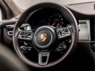 Porsche Macan 441Pk Automaat (PANORAMADAK, APPLE CARPLAY, LUCHTVERING, ALCANTARA HEMEL, MEMORY SEATS, ESPRESSO LEDER, STUURVERWARMING, BOSE, ADAPTIVE CRUISE, NIEUWSTAAT) - afbeelding nr 19